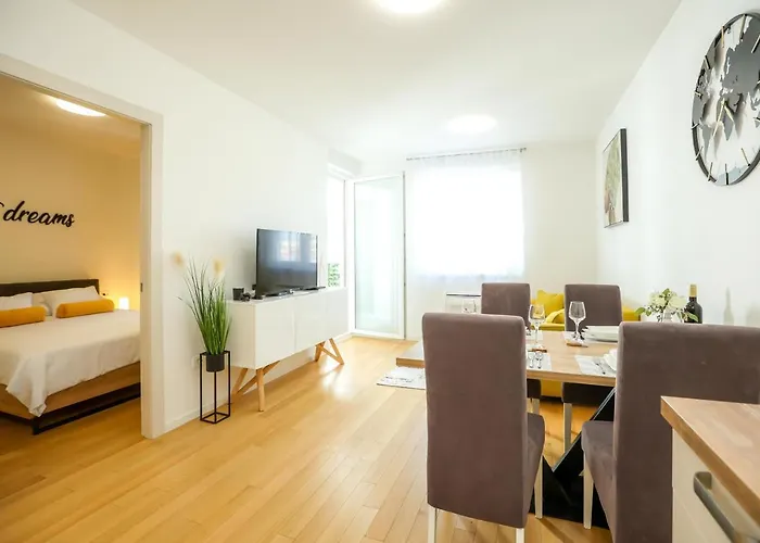 Margarita アパート ザダル